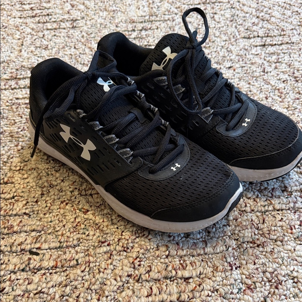 Under Armour Men's Black and White Athletic Sneakers